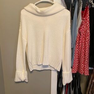 White crop top sweater